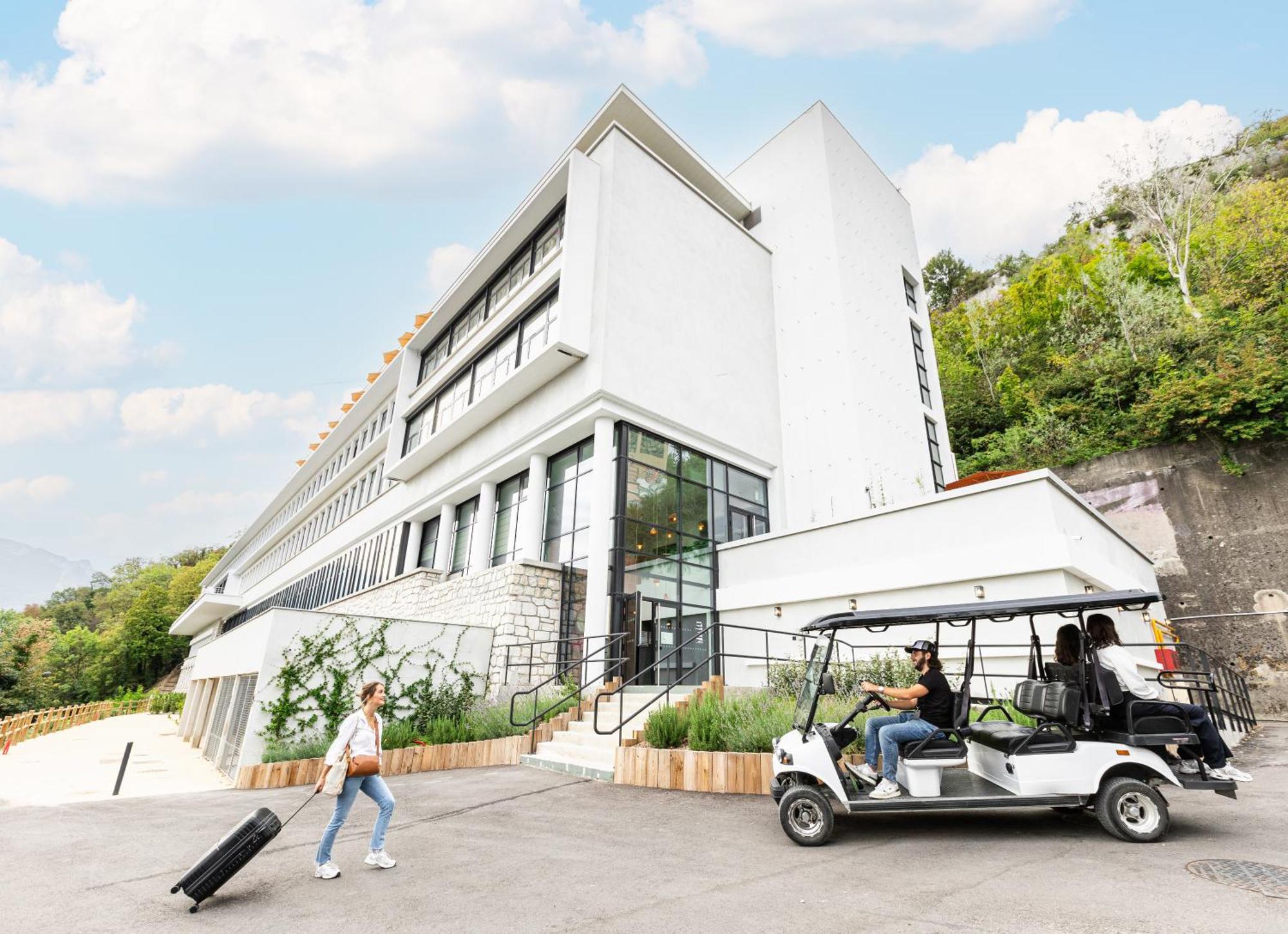 The Babel Community Hotel - Grenoble Bastille Exterior foto